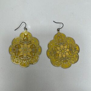 Elegant Gold Filigree Earrings